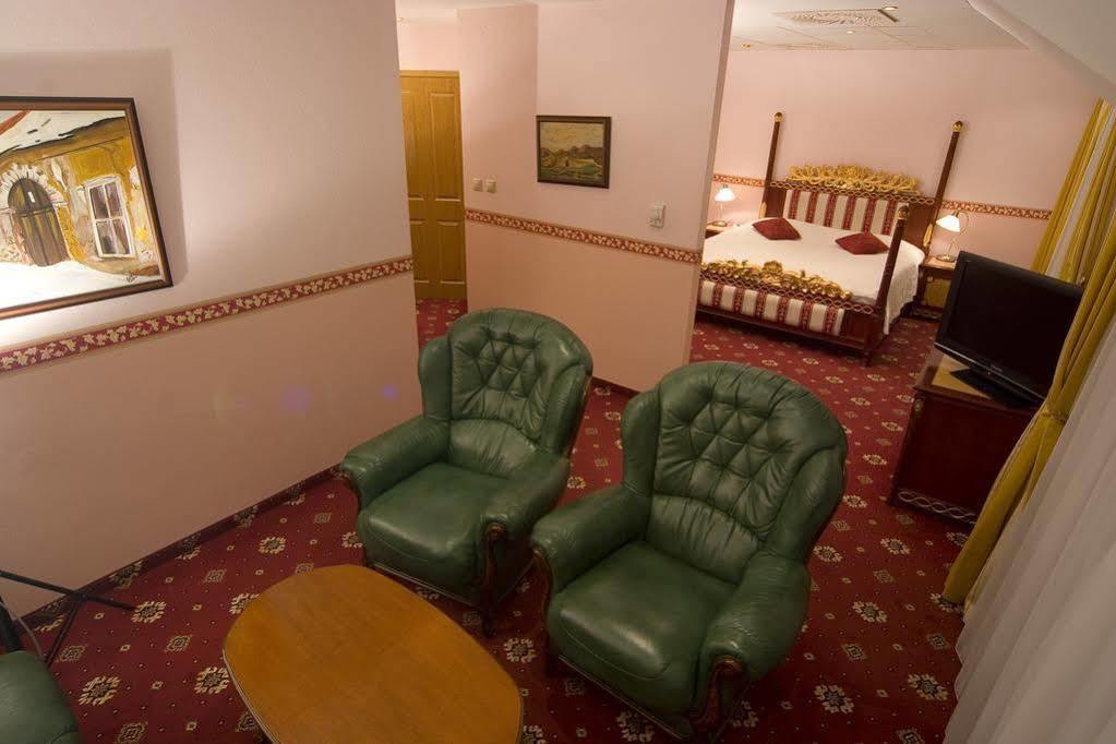 Hotel Alexander'S Nitra Luaran gambar